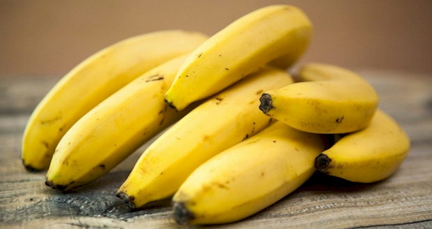 Ripe bananas attract fruit flies.  Now what? Easy DIY traps to kill fruit flies.