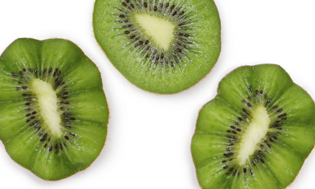 Best ways to cut a kiwi for your fruit salad.